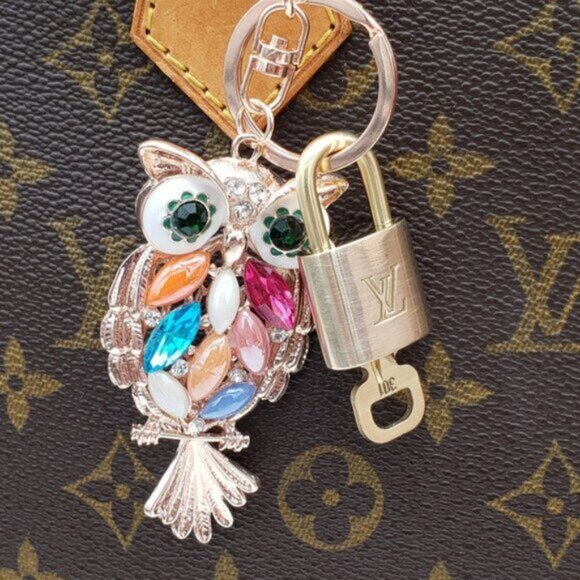 Authentic Louis Vuitton Gold Padlock & Key with Unbranded Owl Keychain - Picture 4 of 8